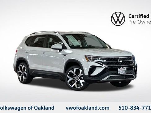Used 2023 Volkswagen Taos SEL image 1