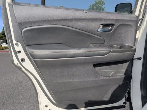 Used 2021 Honda Pilot Touring image 23