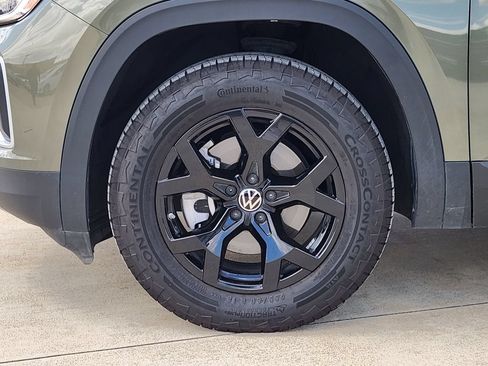 Used 2024 Volkswagen Atlas Peak Edition SE AWD/4WD image 12