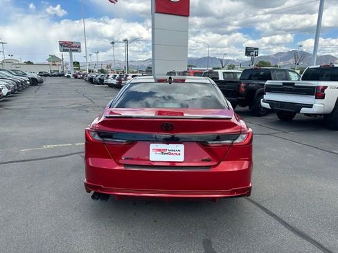 Used 2025 Toyota Camry XSE FWD image 9