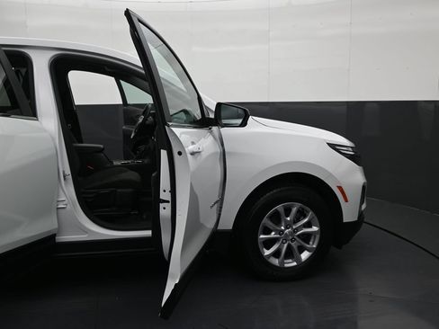 Certified 2024 Chevrolet Equinox LT AWD/4WD image 9