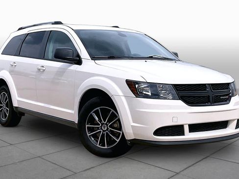 Used 2018 Dodge Journey SE w/ Popular Equipment Group FWD image 4