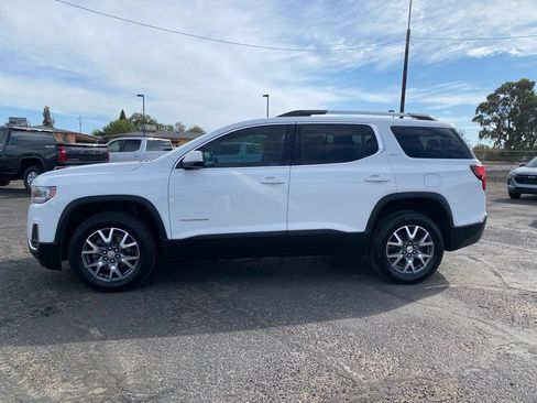 Used 2023 GMC Acadia SLT w/ Preferred Package FWD image 3