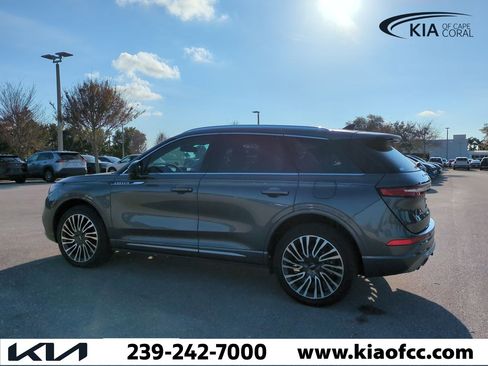 Used 2021 Lincoln Corsair AWD w/ Sport Package image 7