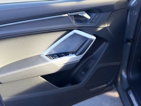 Certified 2025 Audi Q3 2.0T Premium w/ Convenience Package image 21