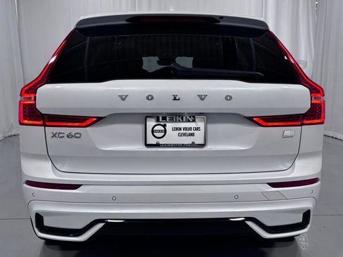 Certified 2024 Volvo XC60 T8 Ultimate AWD/4WD image 7