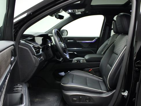 Used 2026 GMC Acadia Denali w/ LPO, Floor Liner Package AWD/4WD image 12