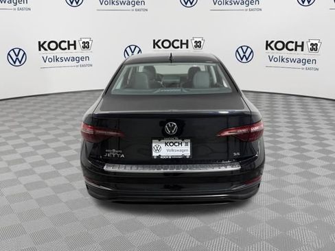 Used 2023 Volkswagen Jetta SE image 6