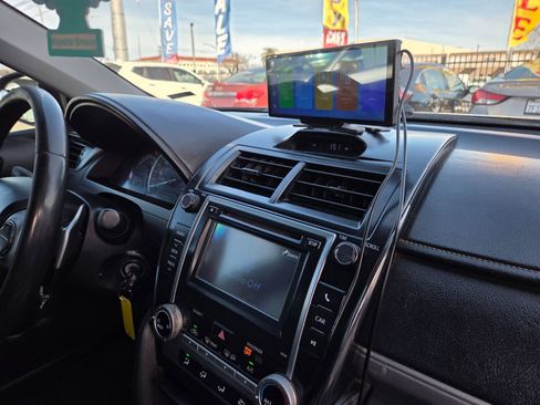 Used 2013 Toyota Camry SE image 15