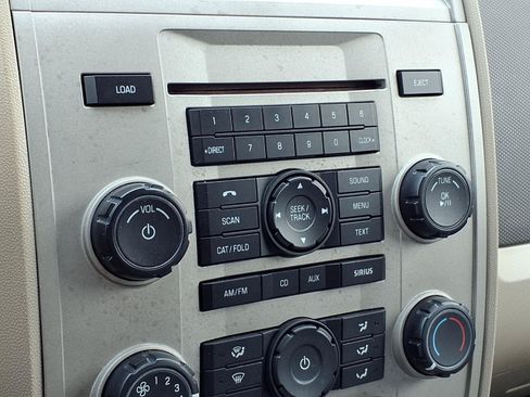 Used 2011 Ford Escape XLT AWD/4WD image 10