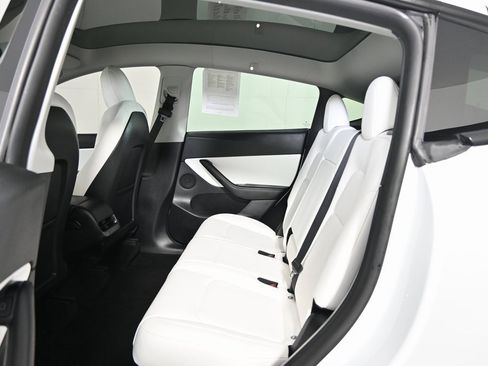 Used 2022 Tesla Model Y Performance image 18