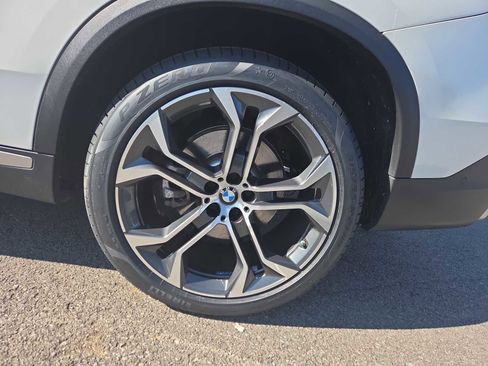 Used 2024 BMW X5 xDrive40i w/ Premium Package image 6