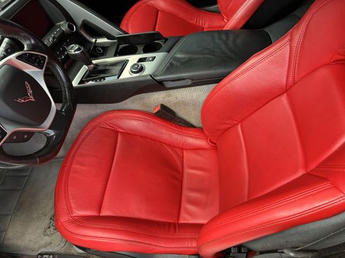 Used 2019 Chevrolet Corvette Stingray Coupe w/ Battery Protection Package RWD image 15