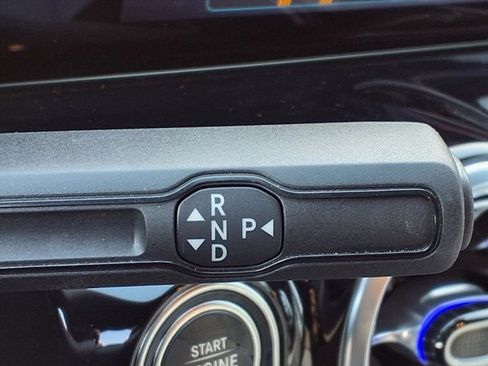 Used 2025 Mercedes-Benz GLA 250 4MATIC image 12