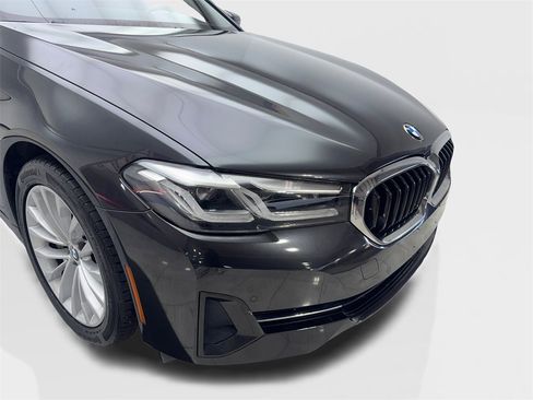 Used 2022 BMW 530i w/ Premium Package image 17