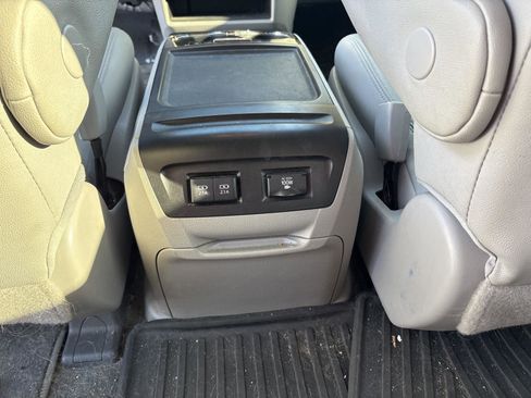 Used 2020 Toyota Sienna XLE image 24