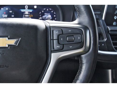 Used 2022 Chevrolet Suburban LT w/ Luxury Package image 24