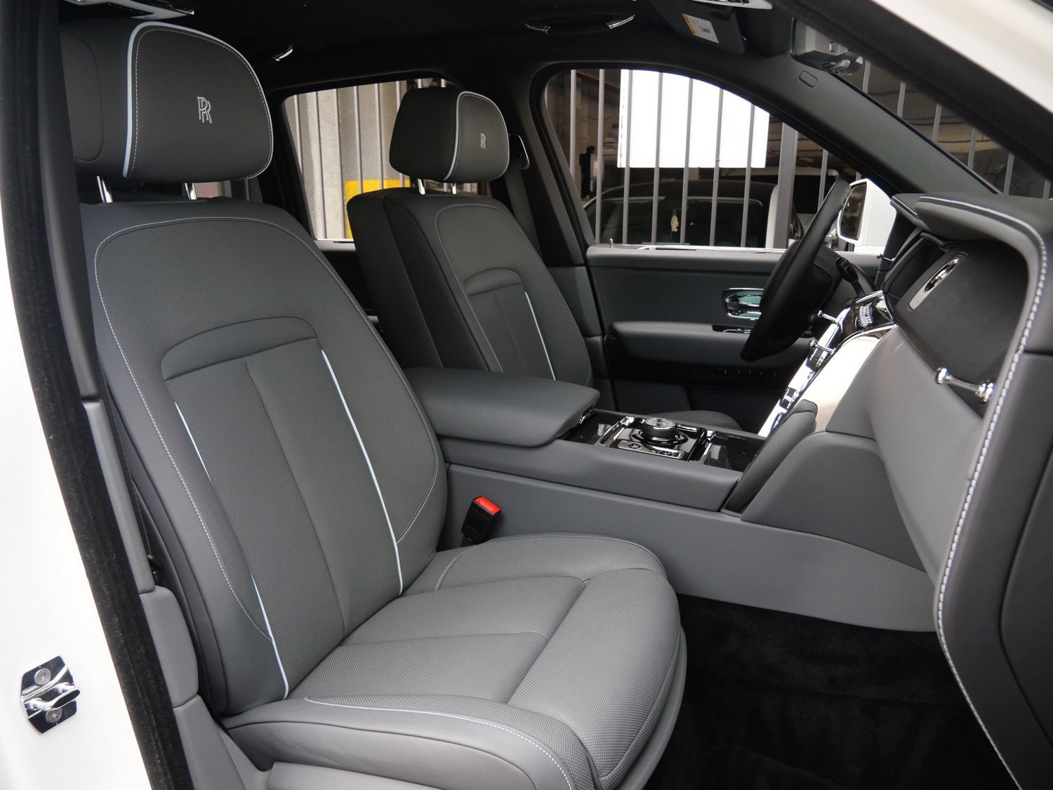 Certified 2024 Rolls-Royce Cullinan w/ Cullinan Package AWD/4WD image 33