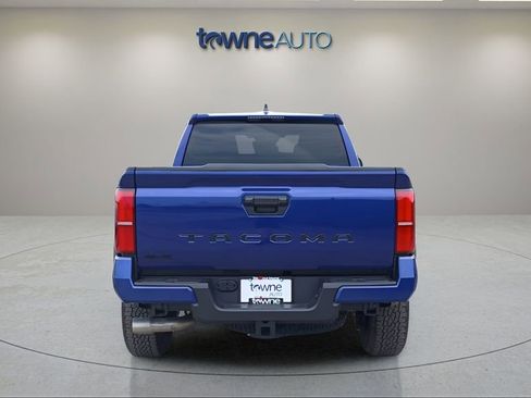 Used 2025 Toyota Tacoma TRD Off-Road AWD/4WD image 4