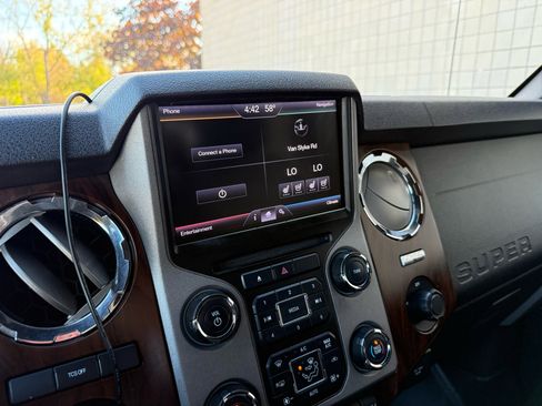 Used 2013 Ford F450 Lariat w/ Lariat Interior Pkg image 42