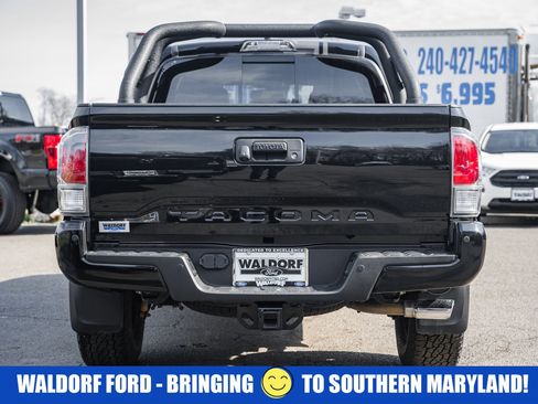 Used 2021 Toyota Tacoma TRD Off-Road w/ TRD Premium Off Road Package image 5