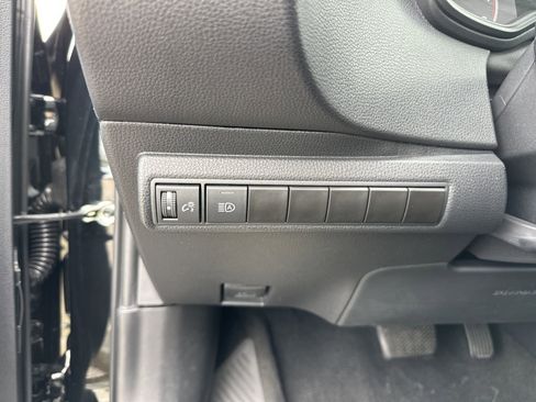 Used 2023 Toyota Corolla LE image 29