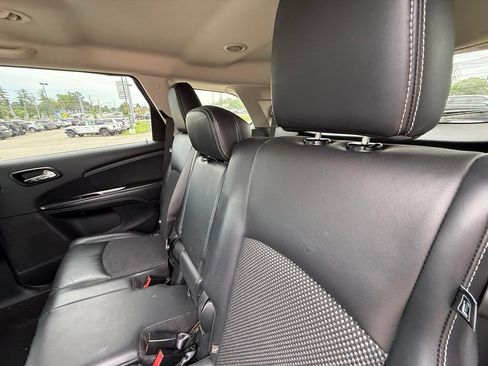 Used 2019 Dodge Journey Crossroad w/ Mopar All Weather Group FWD image 23