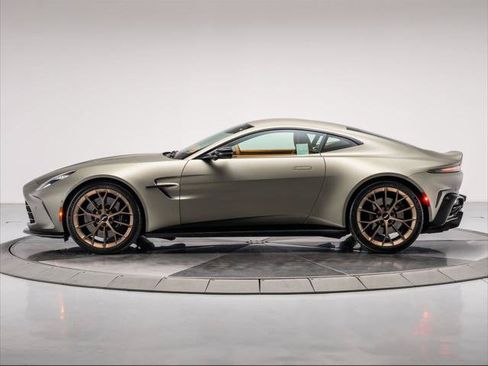 Used 2025 Aston Martin V8 Vantage Coupe RWD image 13