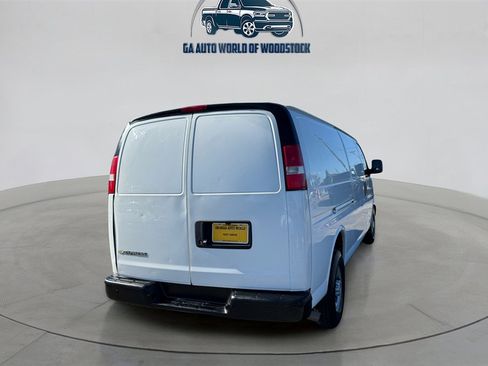 Used 2017 Chevrolet Express 3500 Extended image 5