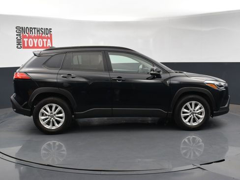 Used 2023 Toyota Corolla Cross LE image 5