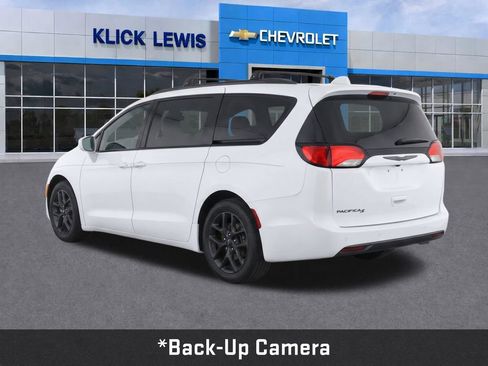 Used 2018 Chrysler Pacifica Touring-L Plus w/ S Appearance Package FWD image 5