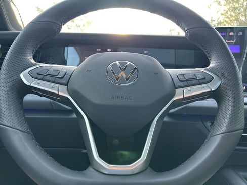 New 2026 Volkswagen Tiguan SE R-Line FWD image 24