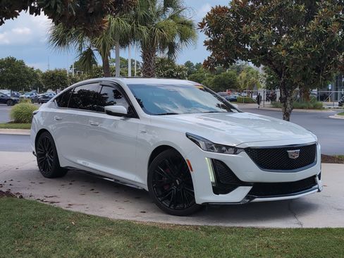 Used 2021 Cadillac CT5 V w/ Premium Package RWD image 2