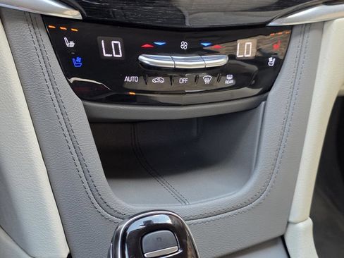 Used 2020 Cadillac XT6 Premium Luxury FWD image 44