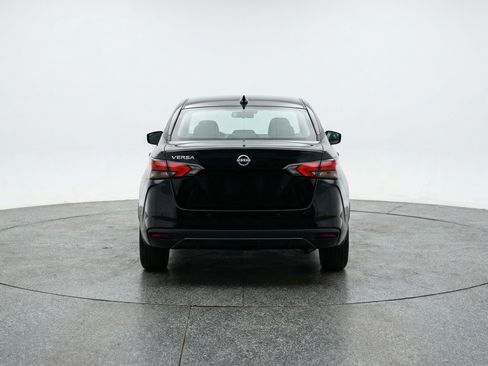 Used 2025 Nissan Versa SV image 7