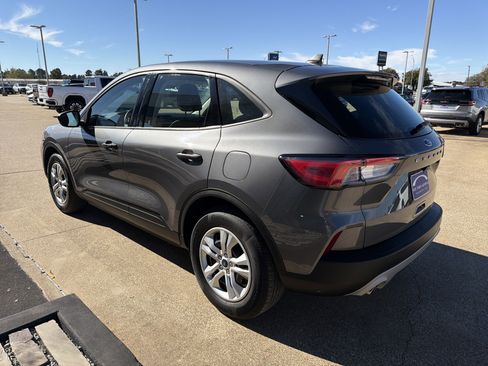 Used 2021 Ford Escape S image 4