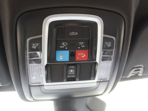 New 2026 RAM 1500 4x4 Crew Cab image 26