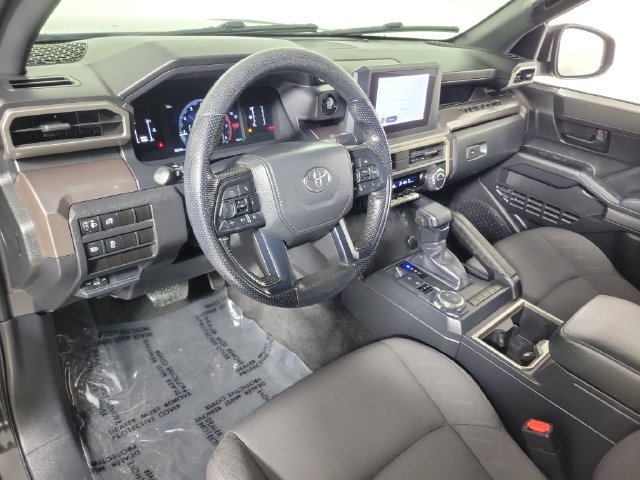 Used 2024 Toyota Tacoma SR5 AWD/4WD image 18