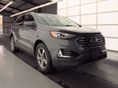 Used 2022 Ford Edge SEL w/ Convenience Package AWD/4WD image 3