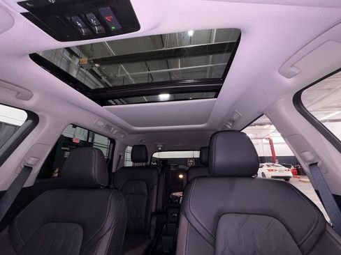 New 2026 Nissan Pathfinder Platinum image 22