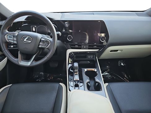 Used 2024 Lexus NX 250 FWD image 9