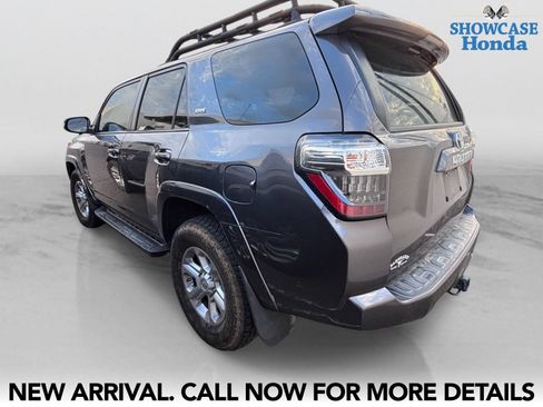 Used 2021 Toyota 4Runner SR5 Premium w/ Moonroof Package AWD/4WD image 4