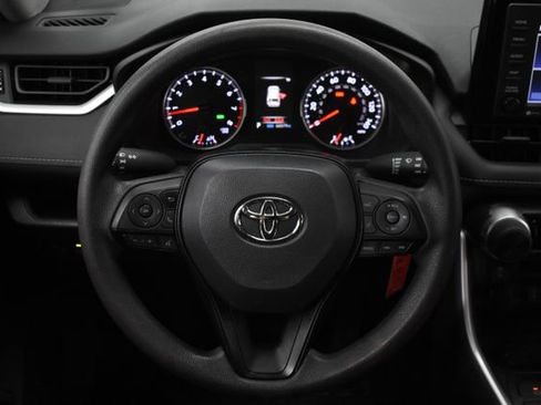 Used 2020 Toyota RAV4 LE image 24