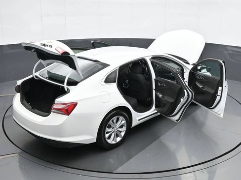 Used 2022 Chevrolet Malibu LT FWD image 39