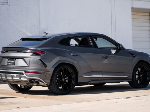Used 2021 Lamborghini Urus image 4