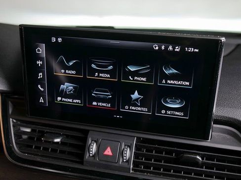 Used 2021 Audi Q5 Prestige w/ Prestige Package image 16