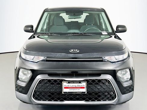 Used 2020 Kia Soul LX FWD image 2