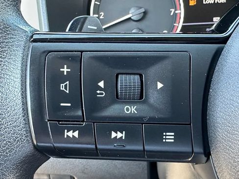 Used 2023 Nissan Rogue SV AWD/4WD image 13