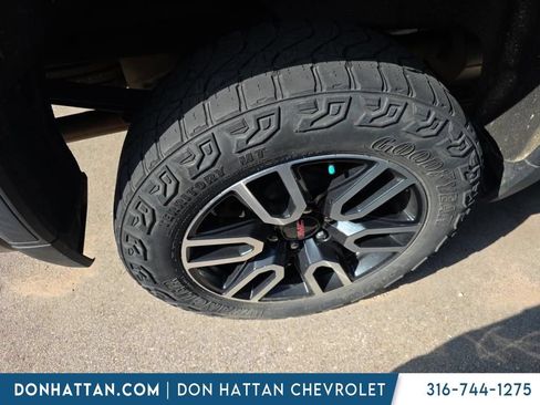 Used 2021 GMC Sierra 1500 AT4 w/ AT4 Value Package AWD/4WD image 8