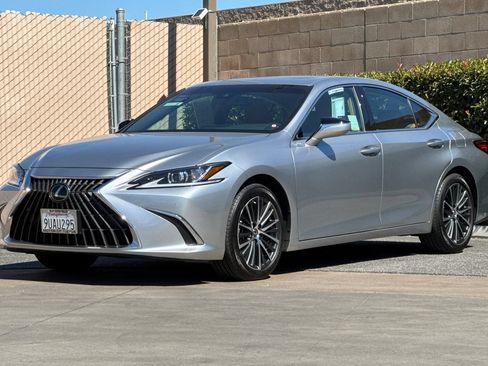 Used 2025 Lexus ES 350 w/ Premium Package FWD image 8